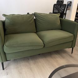 Loveseat Couch- Like New