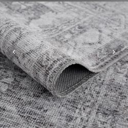 Black/Silver Gray Traditional Runner For Entryway, Hallway, Bathroom, And Kitchen - Exact Size: 2.5' X 10' 2.5' X 10' Ivory / Silver Gray