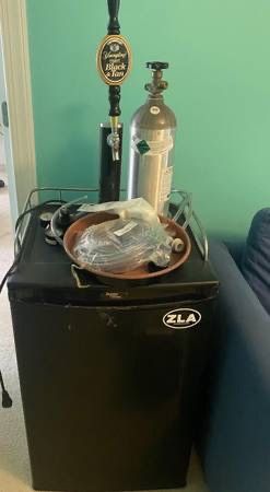 Danby beer Kegerator with CO2 Tank and extras