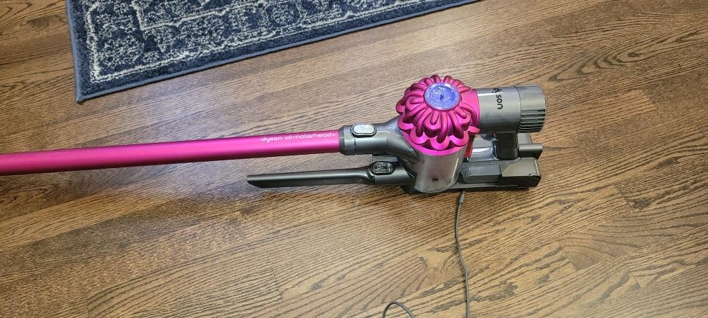 Dyson V6 Motorhead Cordless Vacuum