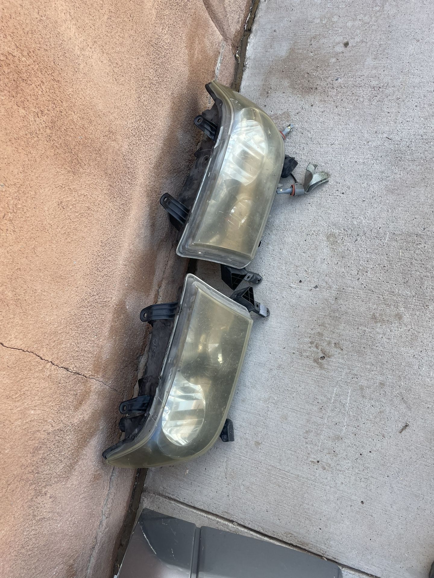 2007 Toyota tundra headlights