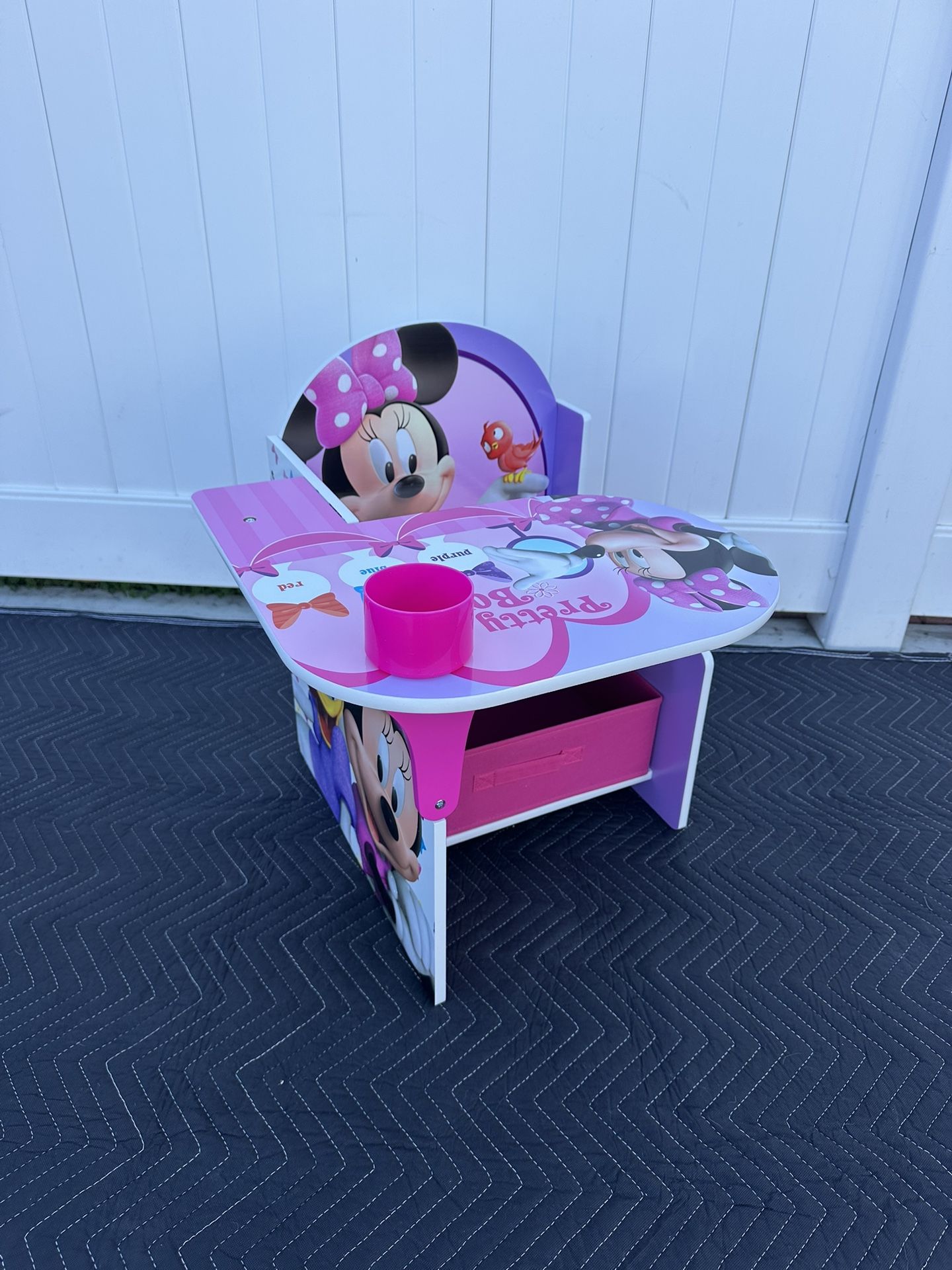 Brand New Minnie Mouse Kids Desk W/storage (Not built)