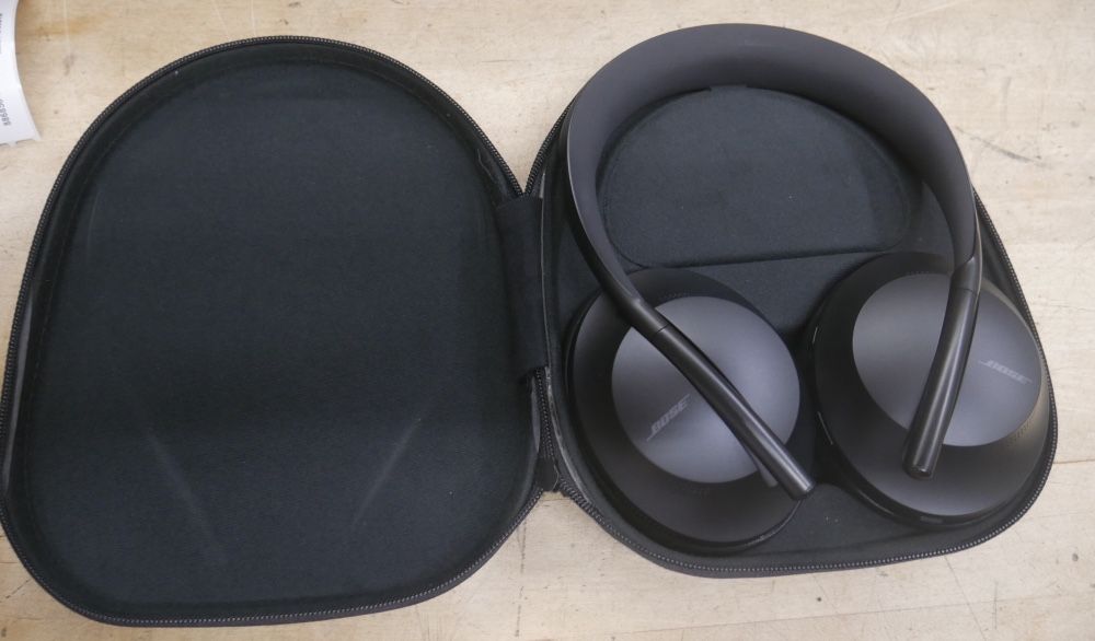 BOSE HEADPHONES NC700 WIRELESS WITH CASE BLACK 886856-1