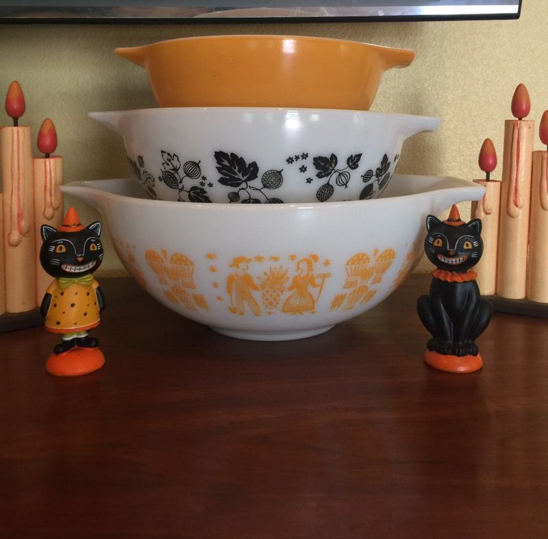 Vintage Pyrex orange butterprint frankenset.