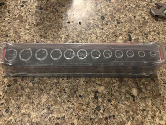 Snap on 12 Piece metric Flank Drive Xtra Semi-deep Socket set