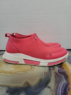 Fitflop Size 8 Eur 39 women's stretch-knit slip-on sneakers, slip on sock sneakers color salmon