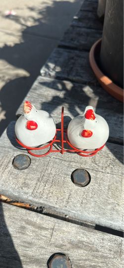 Ceramic Chicken Salt and Pepper Shakers with Stand