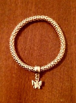BRAND NEW IN PACKAGE LADIES DANGLING GOLD SHINY BUTTERFLY CHARM BANGLE SLIP-ON STRETCHY BRACELET 