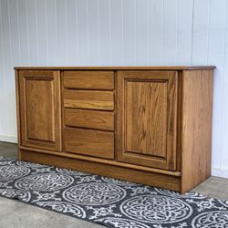 🚚 Vintage oak sideboard 4 drawers, 2 cabinets, Free delivery