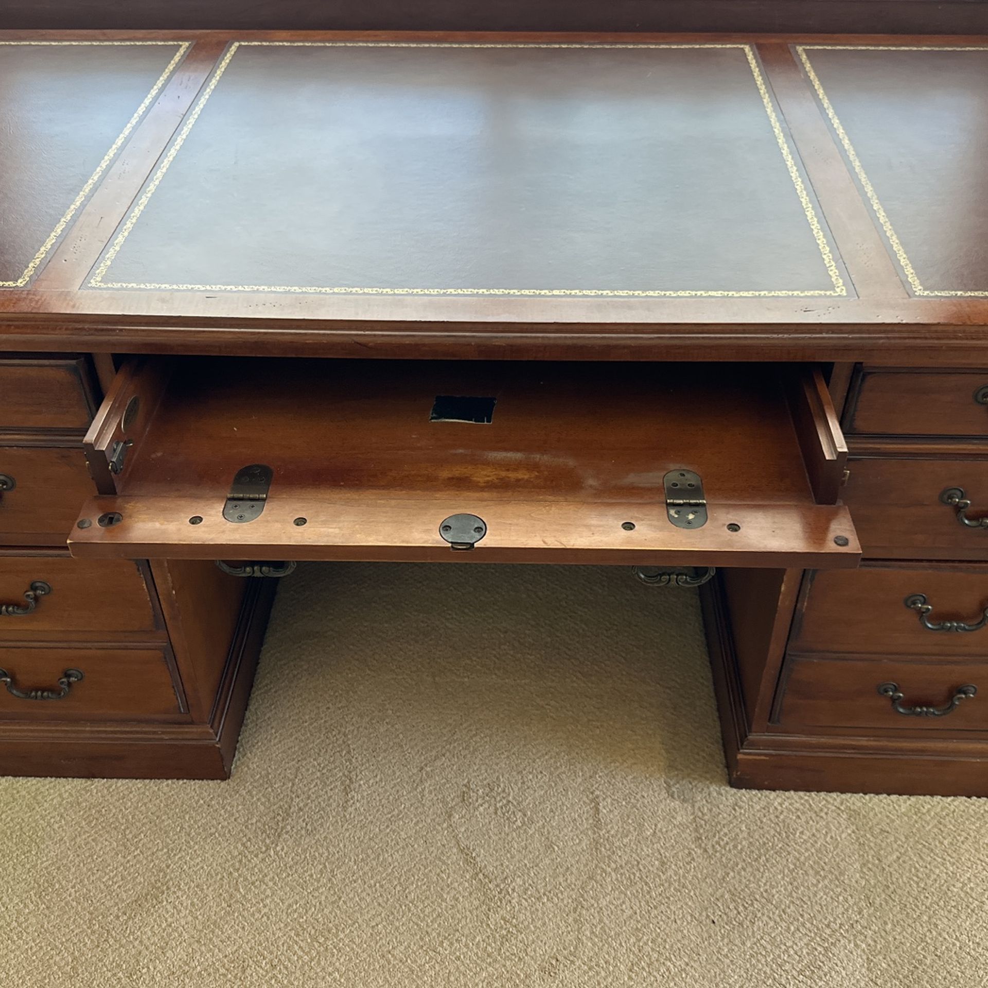 Large Luxury Office Desks Encino for Sale in Los Angeles, CA OfferUp