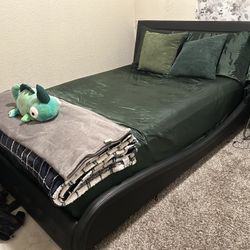 QUEEN BED