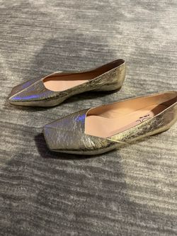AGL (Attilio Giusti Leombruni) gold metallic cracked-leather flats Size 7.5