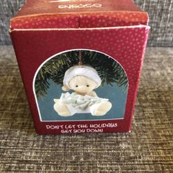 Brand New Precious Moments 521590 Don't Let The Holidays Get You Down -Ornament- 1990