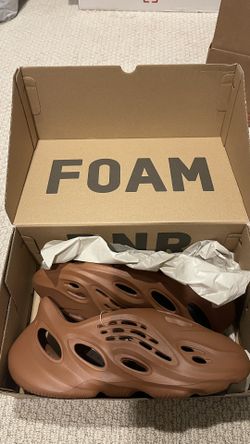 Brand New DS Yeezy Foam Runner Clay Red Brown Size 11