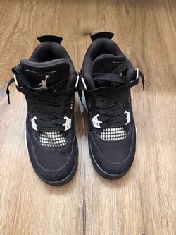 Jordan 4    Size 5 1/2
