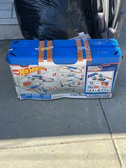 HOT WHEELS TRACK BUILDER 75+ PIECES, INCLUDES 6 CARS ULTIMATE STUNT BOX  New In Box Never Opened 