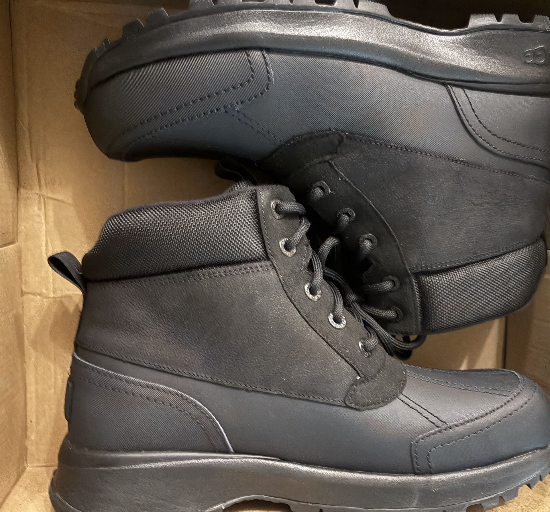 UGGs Emmett Waterproof Boot Men’s Size 8