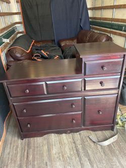 Baby's Dream Furniture Dresser / Baby Changing Table