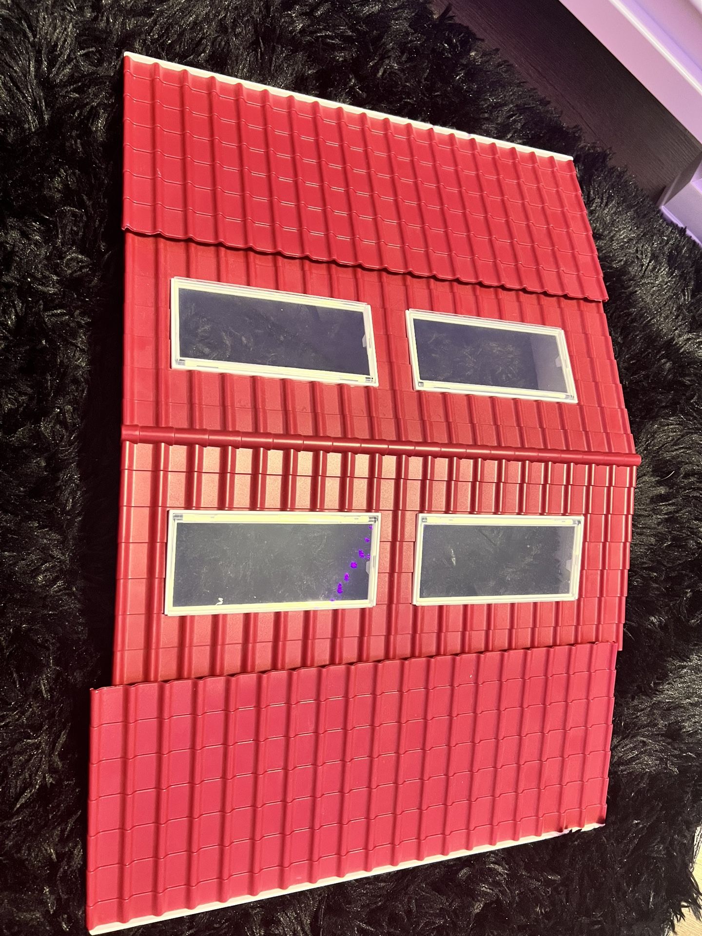 Barn For Horses And Dolls