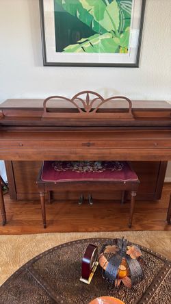 Upright piano