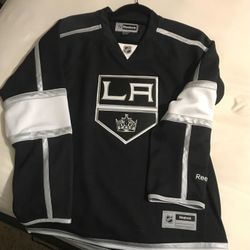 Reebok Women’s LA Kings Hockey Jersey Size M Brand New 