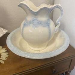 Arnels, Water Pitcher & Basin