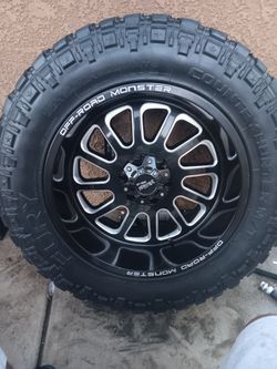 🔥 20” Off-Road Monster Wheels & 35” Mud Tires – Aggressive Setup – $600 OBO 🔥