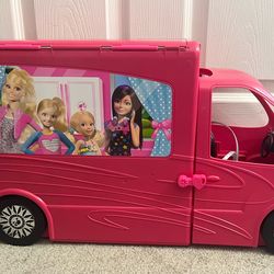 Barbie deluxe camper 2012