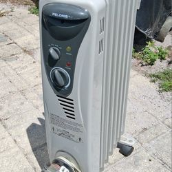 PELONIS 1500 Watts White Electric Oil-Filled Space Heater w/Overheat Protection 