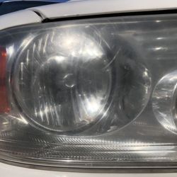Windshield, Doors Glass, Rear Glass and Mirrors Replacement. Buffing Headlights
