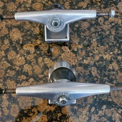 Skateboard Trucks
