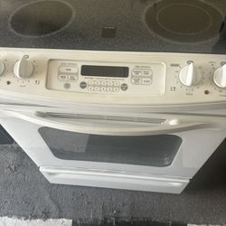 Electric GE Spectra Oven/cooktop