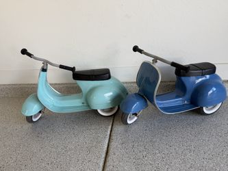 Amboss Toys Ride On Vespa