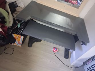 Ergotron Model T sit/stand tabletop