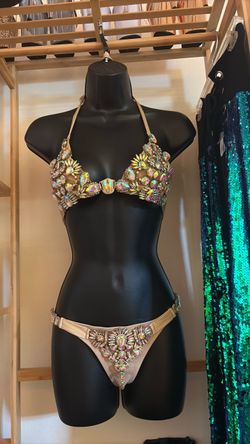 Body building or samba bikini