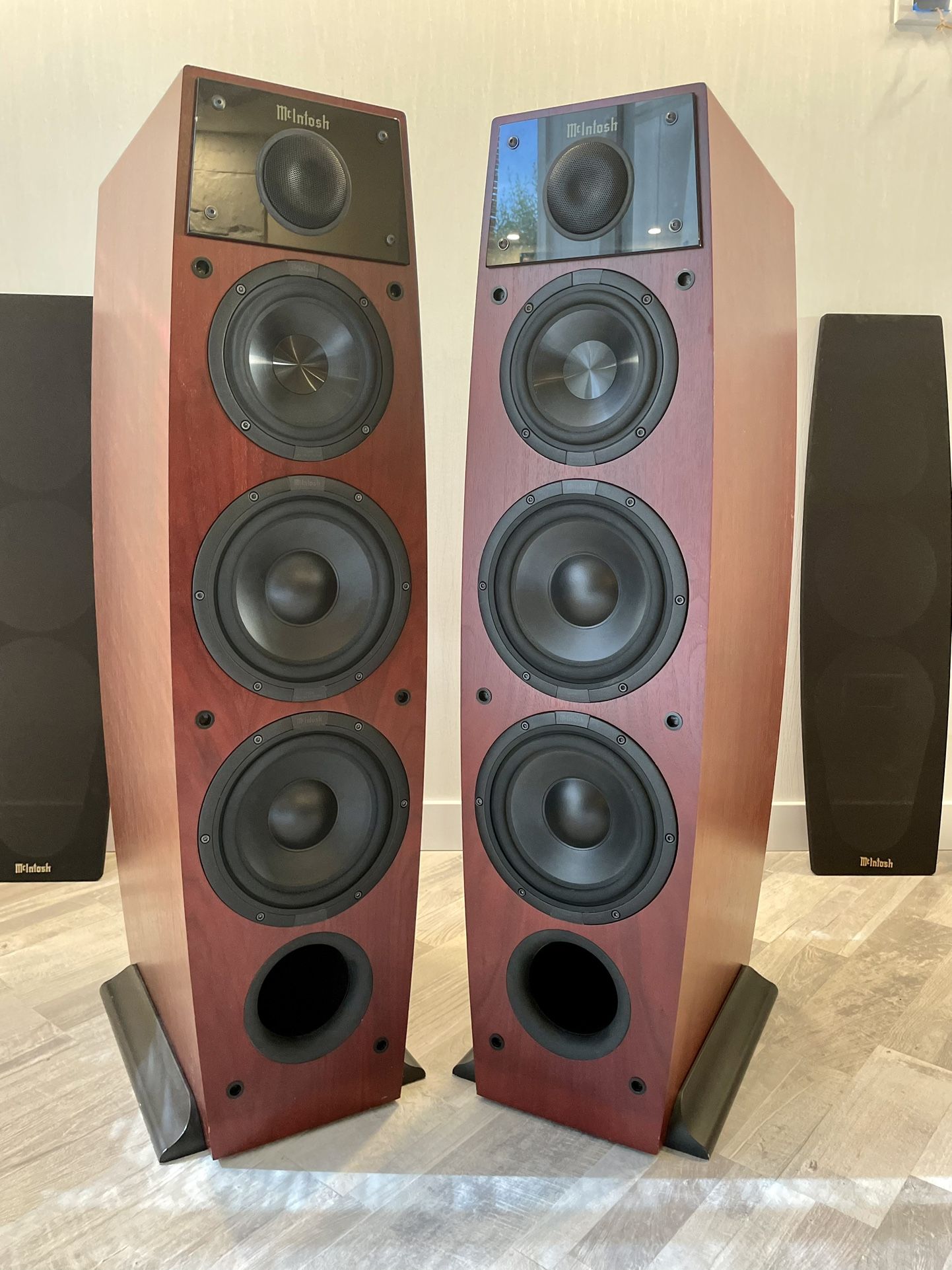 Mcintosh LS340 floor speakers