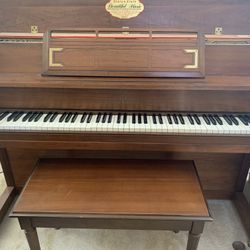 Like New! Story And Clark Upright Piano
