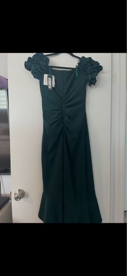 Elegant Emerald Green Dress Size 6