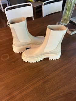 Feners Chelsea Boots Beige - New In Box