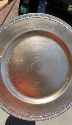 Champagne chargers with diamond edge