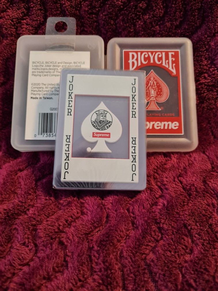 Supreme®/Bicycle® Clear Playing Cards