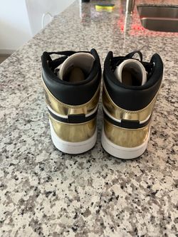 3 pairs Jordan 1 for 100