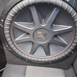 15" Subwoofer Like New  /used Box