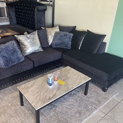 Black Sectional with Pillows included No credit Needed