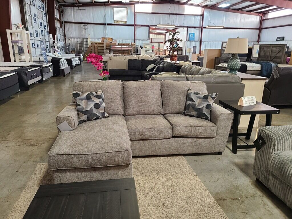 🛋 New Sofa Chaise That’s Reversible❗️
