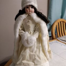 Christmas Porcelain Vintage Collectable Doll 
