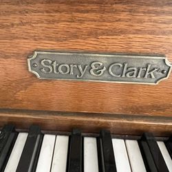 Story & Clark Piano 