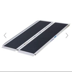 4' Silver Spring Portable Aluminum Wheelchair Ramp, Single-Fold, Grit-Coat - 600 lb. Capacity