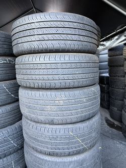 tengo un set de 4 llantas continental 205/55r16 buena condicion de vida