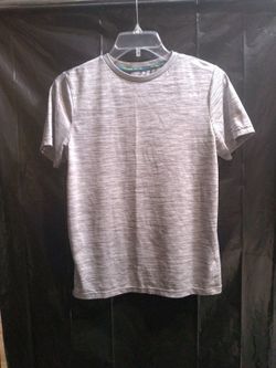 Tek Gear Dry Tek T-shirt Light Gray Boys Youth XL ( 18-20).
